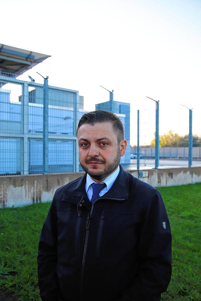 Der Frankfurter Anwalt Ali Aydin vertritt die Konstanzer IS-Rückkehrerin Sarah O. vor dem Oberlandesgericht Düsseldorf.