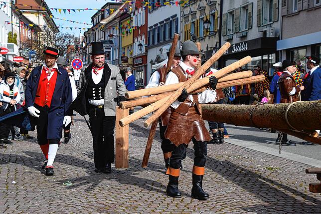 Bild 4: Bilder vom Narrenbaum-Setzen in Stockach Teil 1