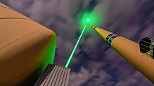 Der Laser von Trumpf auf dem Säntis in Aktion. Der Laserstrahl reicht bis nahe der Turmspitze. Einen Blitz kann der Strahl kontrolliert ...