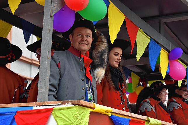 Bild 7: So bunt ziehen die Narren am Sonntag durch Wehr