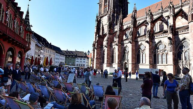Das Freiburger Münster ist nach einer Frau benannt &ndash; aber Frauen dürfen dort nicht am Altar stehen.