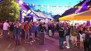 Beim Dorffest Ewattingen geht es gemütlich zu. Das dreijährlich stattfindende Fest ist auch Anziehungspunkt für Besucher aus der Region. ...
