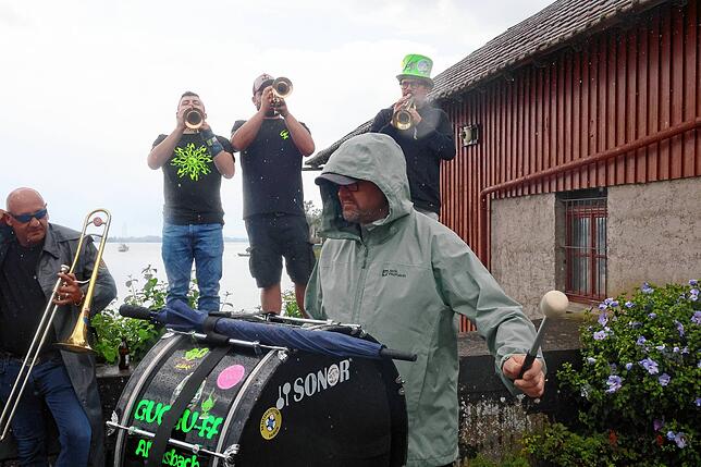Bild 13: Jazzfest verbreitet trotz Regen gute Laune