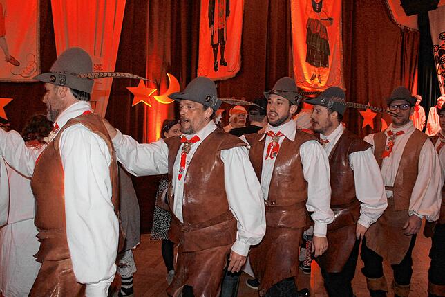 Bild 11: Bilder vom Hemedglonkerball in Stockach