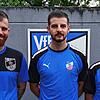 Neuzugänge: Sportchef Vesel Alidemaj (links) vom VfB Waldshut freut sich auf Patrik Braun vom FC Tiengen 08 und Max Le (rechts) vom SV ...