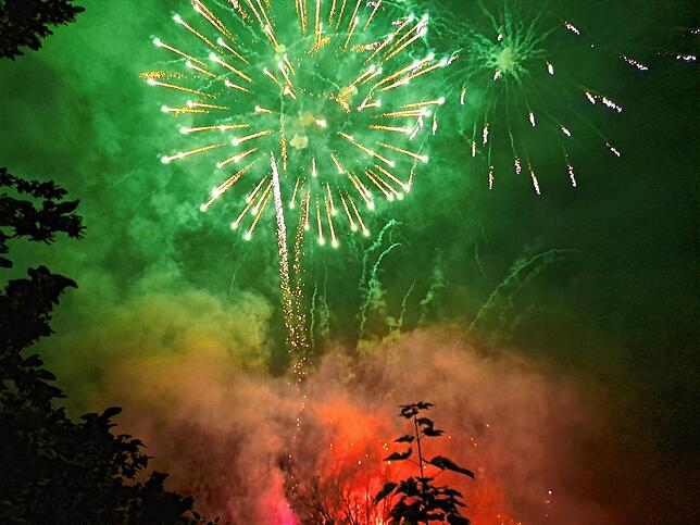 Bild 11: Lampions, Fahnen und Feuerwerk &ndash; So bunt war der Bundesfeiertag in Rheinfelden