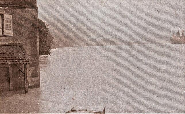 Auch die Gebäude am Rheinweg waren beim Hochwasser 1910 schwer getroffen.