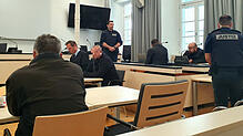 Eindrücke vom ersten Prozesstag in Ravensburg. Die drei Männer haben ihr Urteil angenommen.
