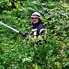 Feuerwehrmann Andreas Ritzi bei der Waldbrandübung in Tengen.