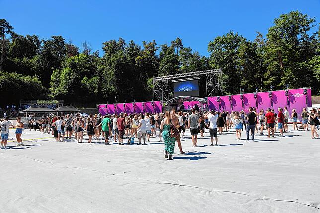 Bild 4: Gute-Zeit: Bilder von DJ Pretty Pink und Anja Schneider beim Festival in Konstanz