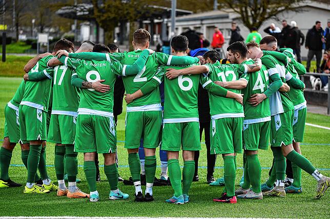 Bild 2: SV Herten setzt sich mit 4:1 gegen FC Schönau durch &ndash; und wir haben Bilder!