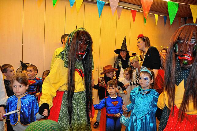 Bild 12: Narren befreien Kindergartenkinder in Hepbach und Leimbach – Die schönsten Bilder!