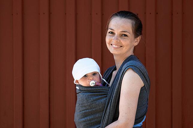 Mit diesem Foto von Rebecca Kranich und ihrer kleinen Tochter rief die DKMS im Sommer 2019 zur Stammzellspende auf.