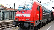 Ein Regional-Express der Linie 2 hält am Bahnhof Singen auf Gleis 1. Am Dienstagvormittag ist es hier zu einem kuriosen Vorfall ...