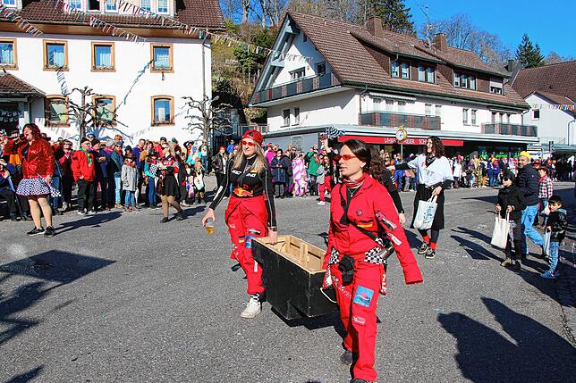 Bild 13: Bonndorf durch Zeit und Raum: Alle Bilder vom Fasnachtsumzug 2025