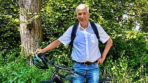 Der ehemalige Chefarzt der Unfallchirurgie, Privatdozent Axel Probst, genießt im Ruhestand seine Fahrradtouren im Hegau und in den ...