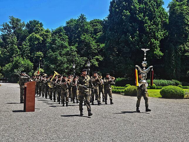 Bild 12: Soldaten aus dem Kosovo zurück in Donaueschingen: Die besten Bilder des feierlichen Appells vor dem Schloss