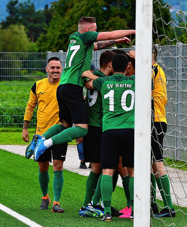 Bild 15: SV Herten besiegt den VfB Waldshut mit 3:0 &ndash; und wir haben die Bilder!