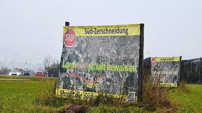 Die Landwirte im Aktionsbündnis Stop Südumfahrung warnen vor dem Schnitt durch die Landschaft im Süden der Stadt.