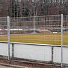 Seit kurzem ist das frisch sanierte Osterholz-Stadion umzäunt. Dadurch sind auch alle  Stehplätze für Zuschauer weggefallen.