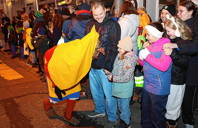Bild 21: Nachtumzug vor großem Volk