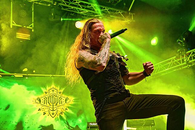 Bild 4: So feierten Bands und Publikum auf dem Tennenbronner Metalacker - Die schönsten Bilder