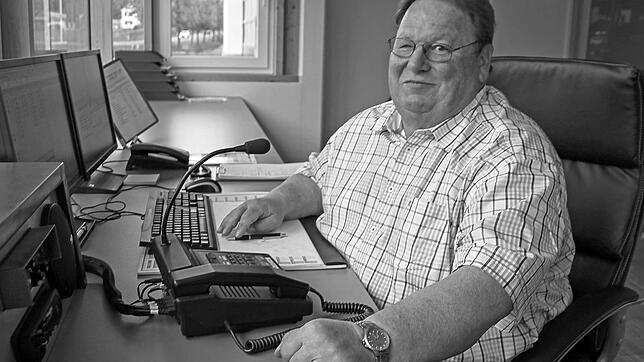 Hermann Kumm im Jahr 2014 im Leitstand der Feuerwehr in Stetten: Er war zuletzt zwar nicht mehr Kommandant der Stettener Feuerwehr, aber ...