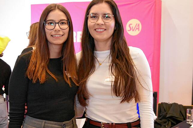Mitarbeiterin Laura Hägele und Start-up-Gründerin Julia Zimmermann von Eversion.