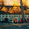 Lichterloh in Flammen steht das Gasthaus &bdquo;Krone&ldquo; in Peterzell am 5. Februar 1989, wie dieses Archivbild zeigt. 100 ...