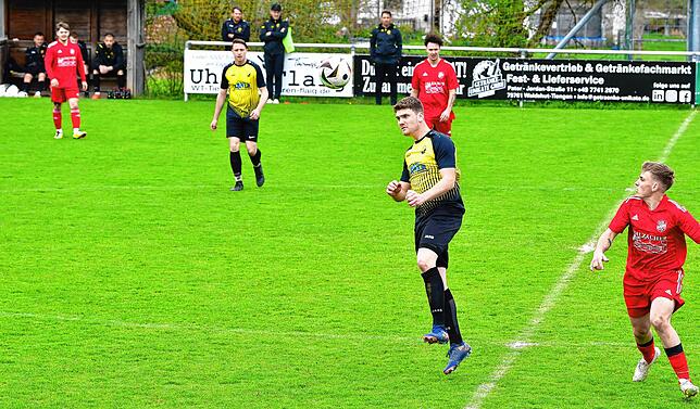 Bild 14: SV Nöggenschwiel besiegt den FC Dachsberg mit 8:1 – und wir haben Fotos!