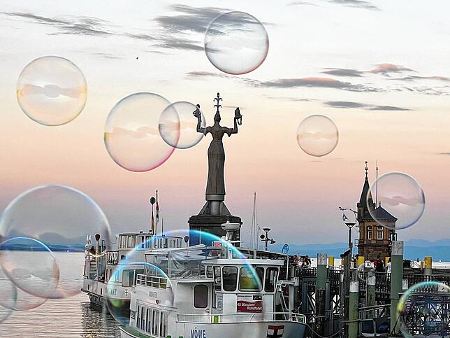 Dieses zauberhafte Seifenblasenbild in der Abenddämmerung hat uns im Sommer eine Leserin zukommen lassen. Haben auch Sie tolle ...