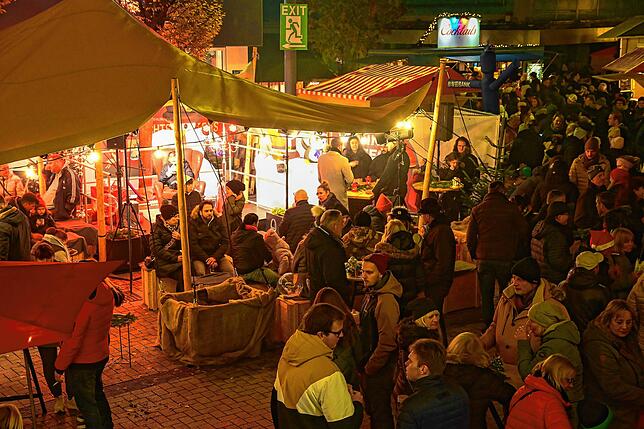 Blick auf den Weihnachtsmarkt auf dem Schwenninger Muslenplatz.