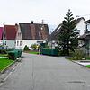 Das Grün und die Nachbarschaft machen den Charme und den Grundgedanken der Siedlung aus, wie hier die Belchenstraße in Rheinfelden. ...