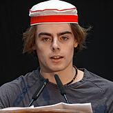 Wagte sich erneut ans Mikrofon: Der erst 18-jährige Felix Bromma.