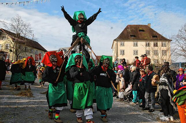 Bild 16: So schön war der Jubiläumsumzug zum 60 jährigen Bestehen der Sunnelöscherzunft