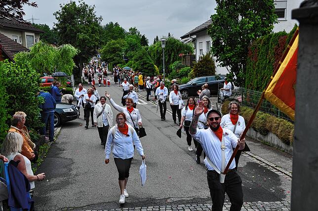 Bild 29: Der Pfingstmusikfest Jubiläumszug zum 100 Jährigen Bestehen in Leimbach – die schönsten Bilder