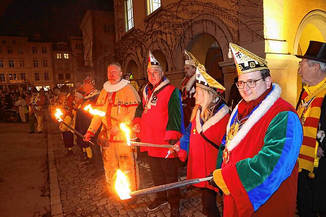 Bild 32: Der letzte Akt &ndash; Verbrennung der Fasnacht auf dem Stephansplatz 2024 (2)