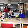 (Archivbild) Gute Pflege: Essen ist fertig – darauf freuen sich die Bewohnerinnen der Wohnfamilie 4 im Pflegeheim Jungerhalde. Im ...