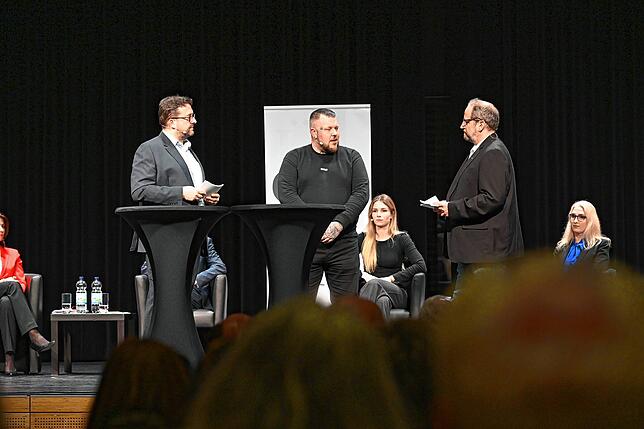 Bild 12: Podiumsdiskussion zur Bundestagswahl: Bilder aus der SÜDKURIER-Wahlarena in der Stadthalle Waldshut