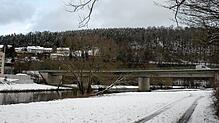 Die maroden Brücken der L 225 über die Donau und zwei Bahnlinien abgerissen werden und in größere Entfernung zu Immendingen neu gebaut ...