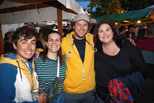 Bild 7: Dingelsdorf feiert sein Herbstfests 2025: So ausgelassen ist die Stimmung am Samstag