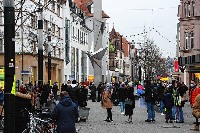 Die Wiedereröffnung der Geschäfte, welche die Singener Innenstadt wie vor der Schließung Mitte Dezember beleben würde, gehört zu den ...
