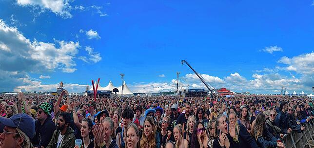 Bild 20: Die besten Bilder vom Auftritt von Tom Odell auf dem Southside 2024