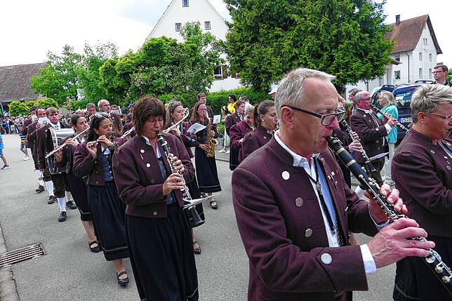 Bild 14: Jubiläumsumzug zum 175. Geburtstag der Musikkapelle Mundelfingen krönt vier stimmungsvolle Tage.