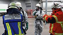 Aktuell ist die Singener Feuerwehr in der Singener Südstadt mit Drehleitern und dem Gefahrgutzug im Einsatz. Bei der Firma Okle haben ...