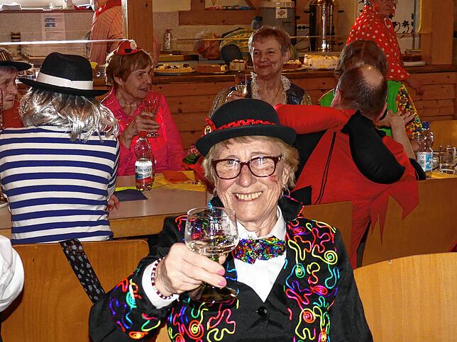 Bild 1: Die besten Bilder der Bermatinger Frauenfasnet 2025