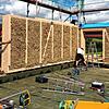 Das Haus der Familie Müller in Wurmlingen bei den Bauarbeiten im Jahr 2015. Ihr Holzhaus wurde mit Strohballen gedämmt, die quasi direkt ...