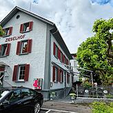 In der Gaststätte Ziegelhof am Gottmannplatz kommen die Fußballfans ebenfalls auf ihre Kosten.