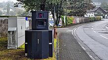 Das auf einem Anhänger montierte Gerät zur Geschwindigkeitsüberwachung war 2024 in Waldshut-Tiengen testweise im Einsatz. Jetzt soll ...