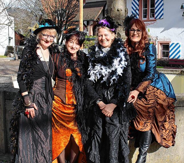 Die Wiiberrätsche unter neuer Führung, dem Qattro Infernale mit Sabine Borsitz, Beate Schlachter, Heike Sonner und Anita De Horna (von ...